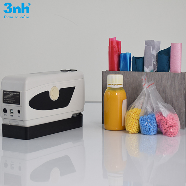 φορητό Colorimeter 3nh NH310 με το εξάρτημα για το σαπούνι φραγμών και το υγρό σαπούνι
